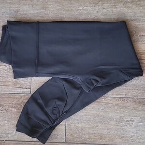 Lululemon Play Off The Pleats Tight 25in Black Style W5AY7S Size 6